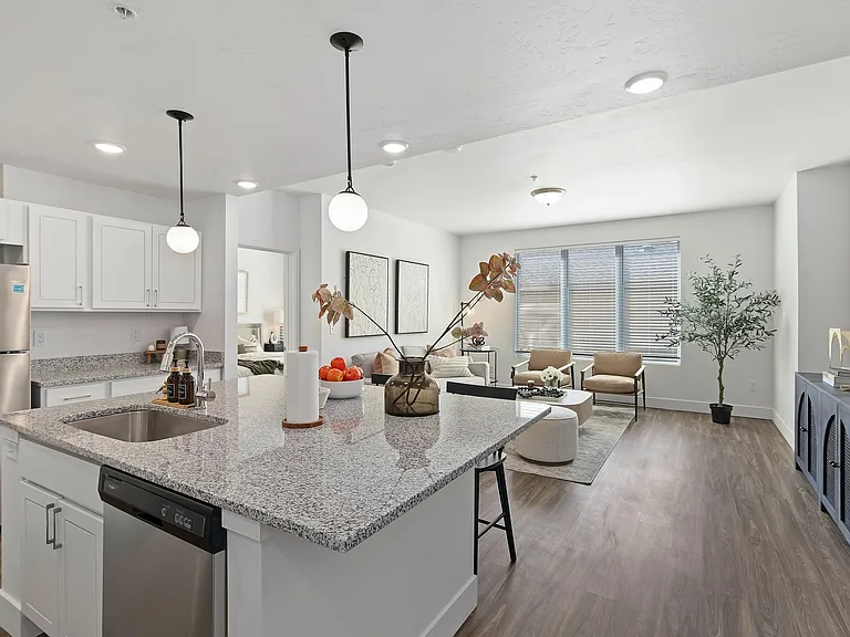 002_Kitchen