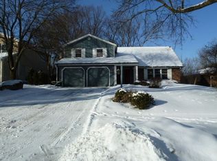 1272 Candlewood Ct, Downers Grove, IL 60515