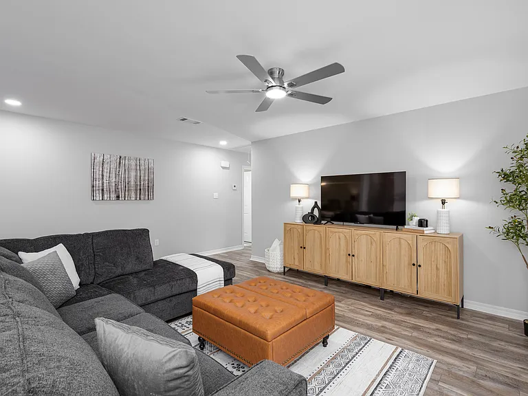 14057 Randall Ave — Photo 6