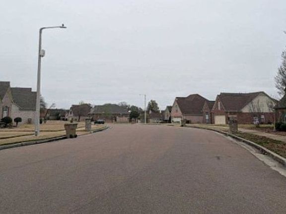 Exterior Neighborhood (street photo)
