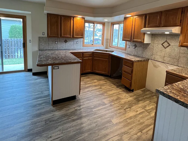 554 Dennison Ave — Photo 3