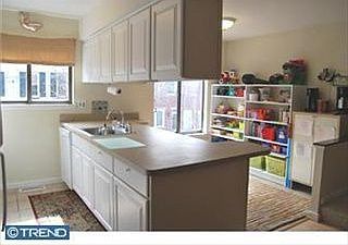4th image of 2415 Aspen St #A