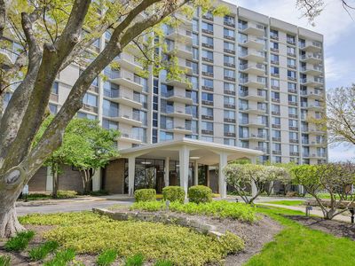 20 N Tower Rd APT 6E, Oak Brook, IL, 60523