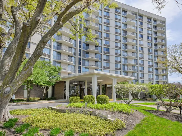 20 N Tower Rd APT 6E, Oak Brook, IL 60523