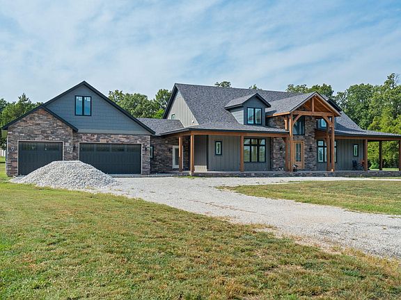 4th image of 125 Riverpointe View