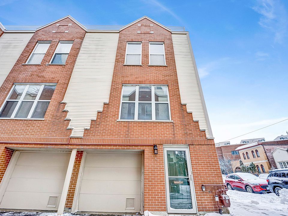 1st image of 555 N Artesian Ave APT L