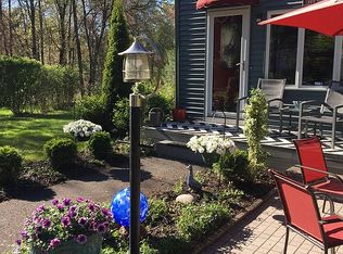 260 Fair Oak Rd, Springfield, MA 01128