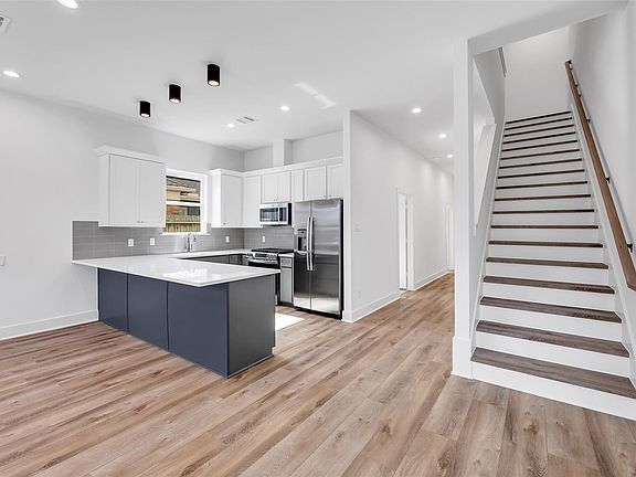 2nd image of 2904 Ruth St