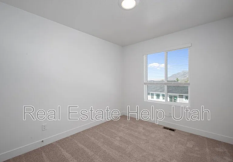 281 W 1150 N — Photo 31