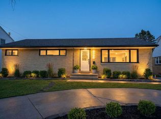 5440 North Navajo AVENUE, Glendale, WI