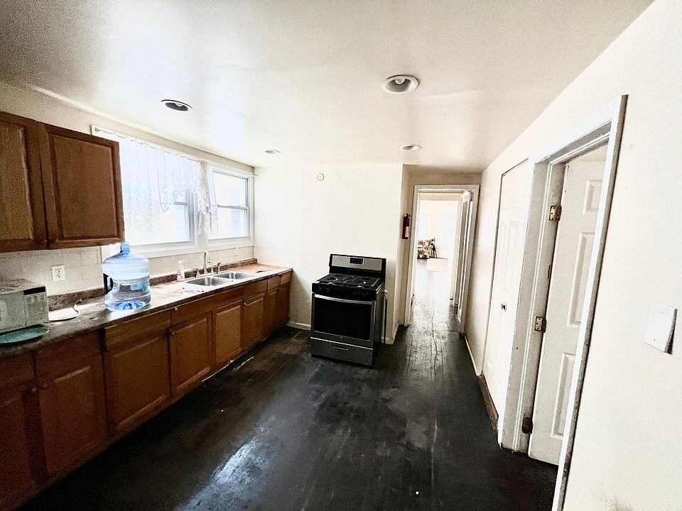 1st image of 57 Morris St Unit 2