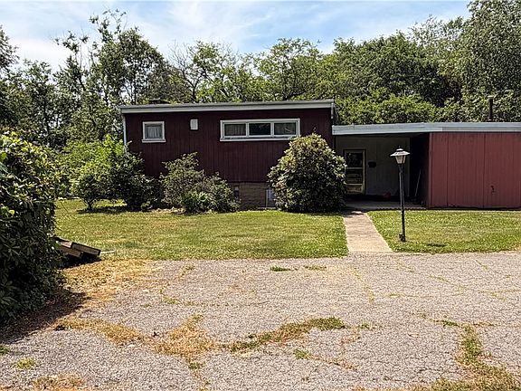 2nd image of 555 Bradys Ridge Rd