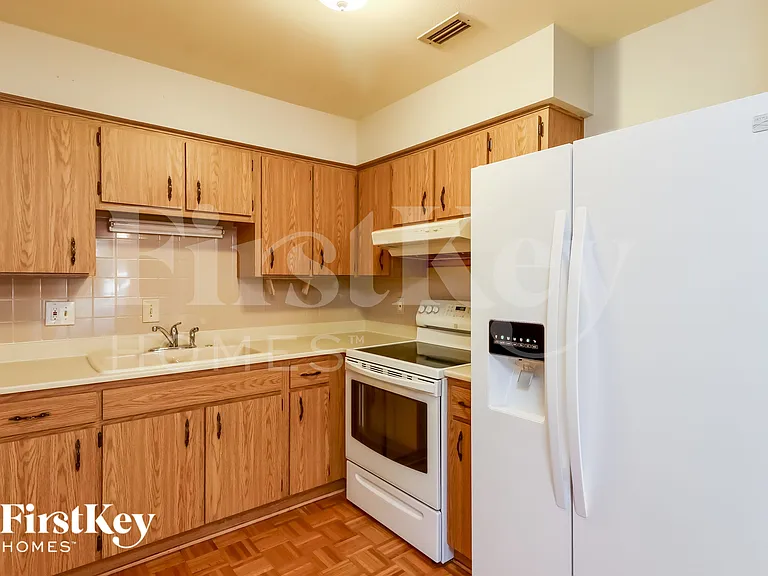 6807 S Cortez Ave — Photo 8