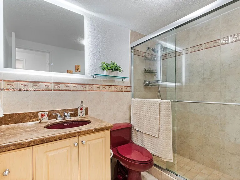 10185 Collins Ave #521 — Photo 18