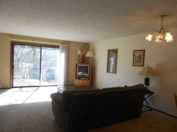 3rd image of 32 Abingdon Ln