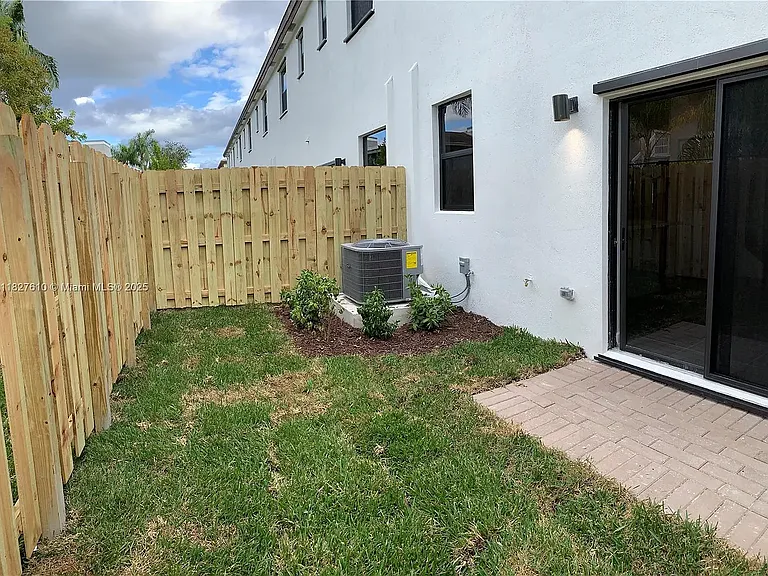 303 NE 208th Ter — Photo 8