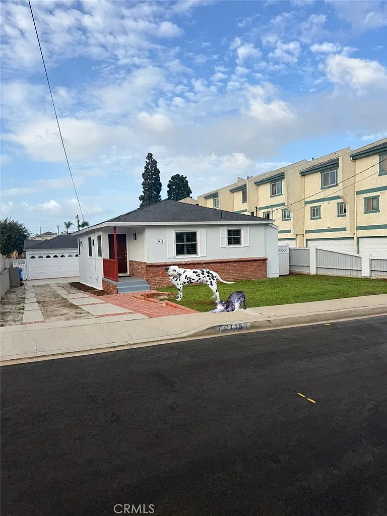 2 bed, 1000 sqft, $4,699 — Photo 1