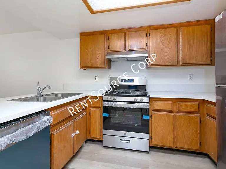 2910 B St #7 — Photo 7