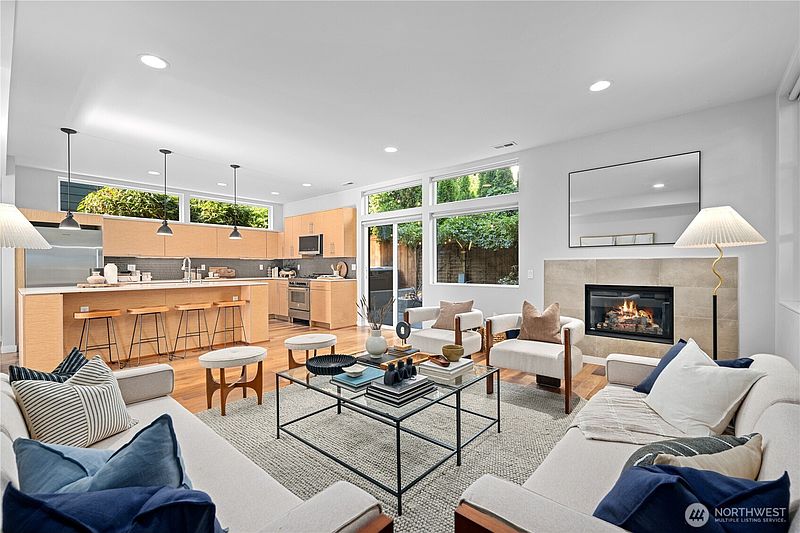 5th image of 714 28th Avenue S