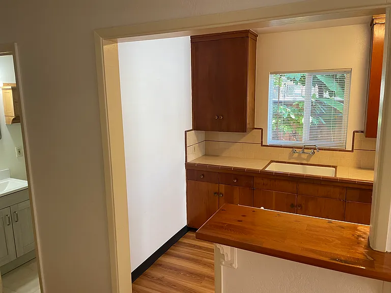 118 E Middlefield Rd #B — Photo 15