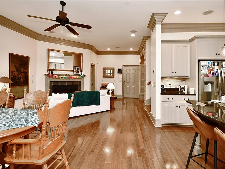 324 Village Walk Ln — Photo 8