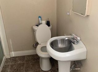 807 W Center St, Manteca, CA 95337