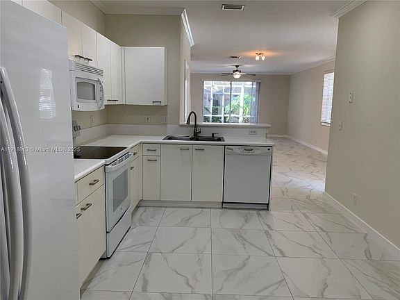 4th image of 2165 Pasa Verde Ln #2165