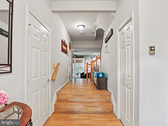 4th image of 1077 Lindsay Ln
