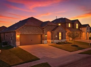 10408 Autumn Leaves Ln, Aubrey, TX 76227