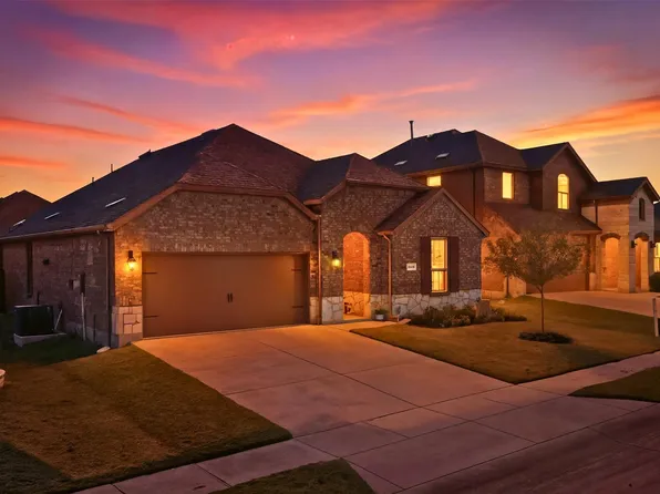 10408 Autumn Leaves Ln, Aubrey, TX 76227