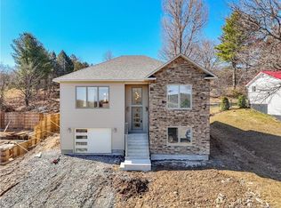 22 Mayflower St, Fredericton, NB E3C1L5