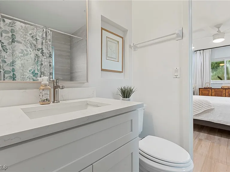 2412 La Salle Ave — Photo 29