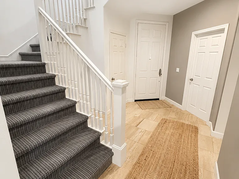 656 Seaward Ave — Photo 6