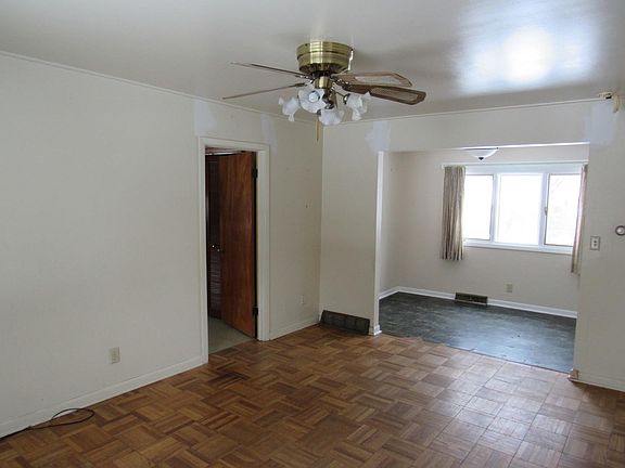 2nd image of 516 Laurel Ct