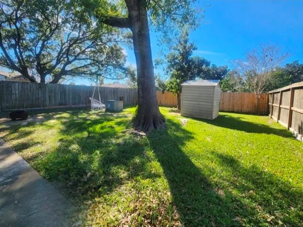 13715 Vickston Ln, Houston, TX 77014