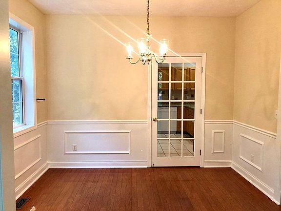 5th image of 6 Candlewood Ln #1