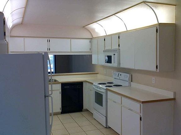 4th image of 7677 Sundial Ln