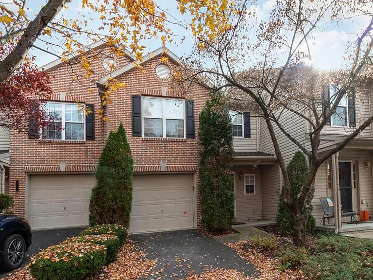 1172 Heron Ct — Photo 2