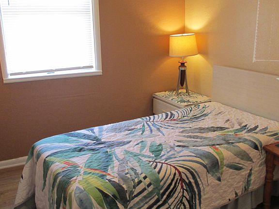 4th image of 702 Hughlett Ave Room 1