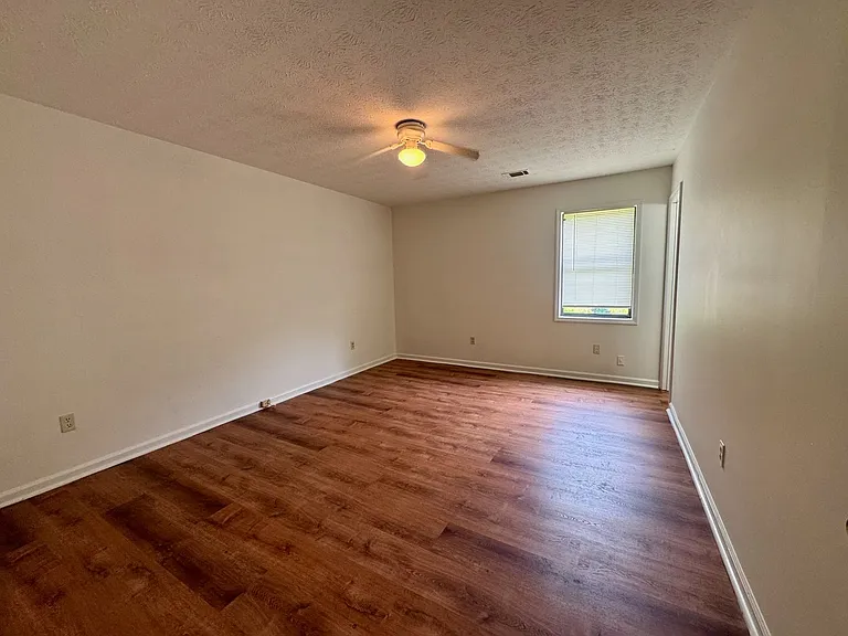 4044 Woodbridge Ct — Photo 10