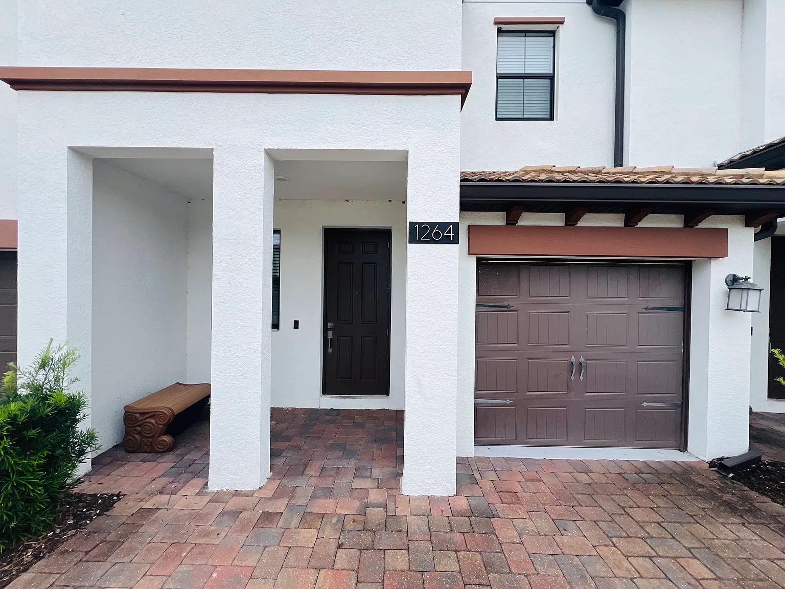 3 bed, 2.5 bath, 1828 sqft, $1,975 — Photo 2