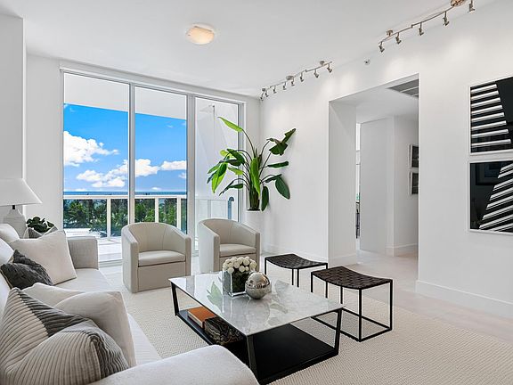 5th image of 50 S Pointe Dr APT 802