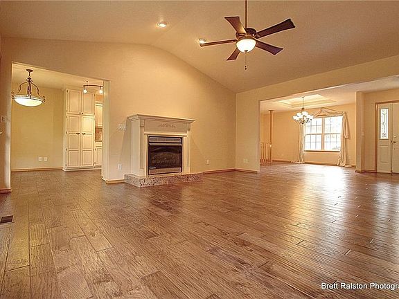 4th image of 11 Boyce Ln