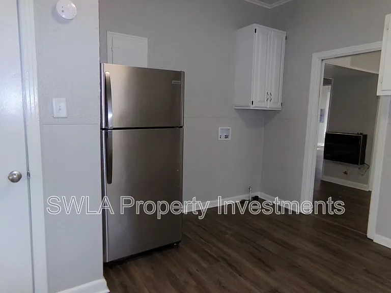 222 E Thomas St — Photo 3