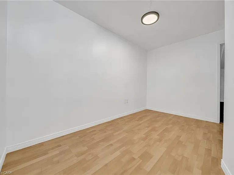 347 Keewatin Ave #LOWER — Photo 13