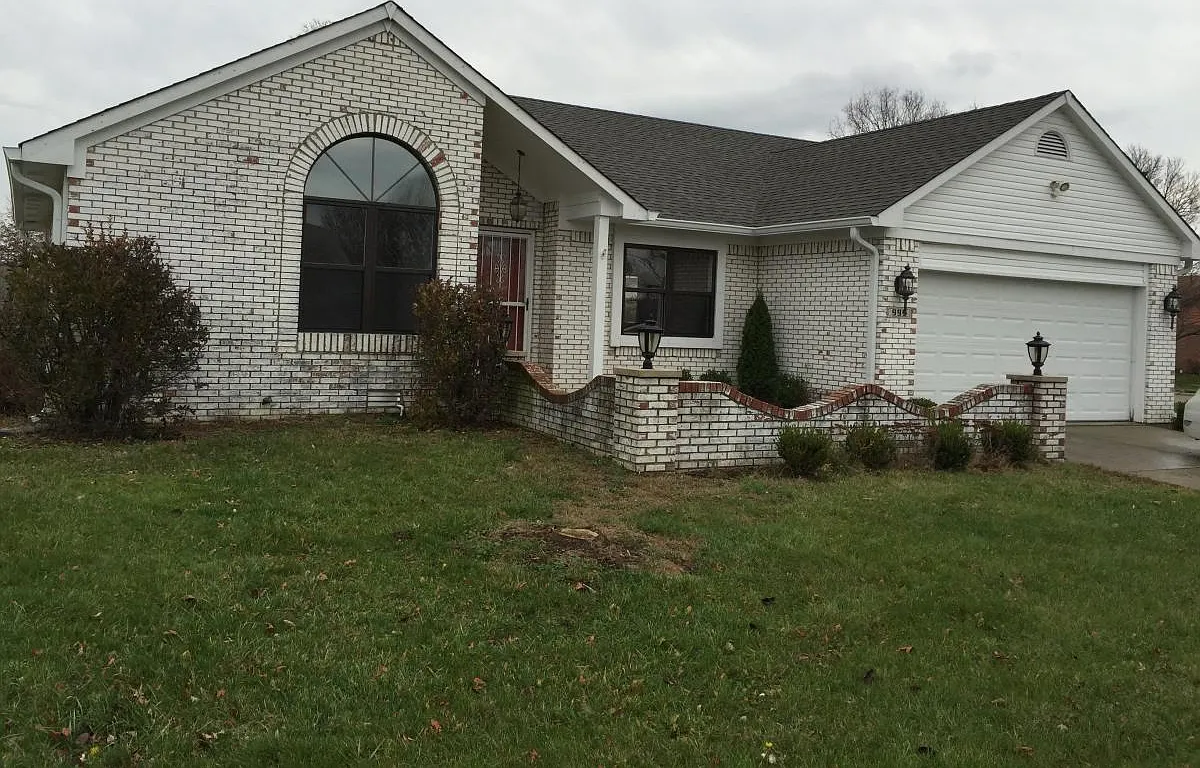 3 bed, 1600 sqft, $1,995 — Photo 1