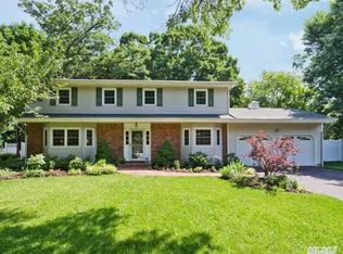 42 Julia Cir, East Setauket, NY 11733