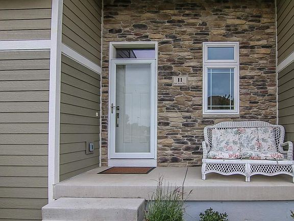 3rd image of 11 Oak Park Way