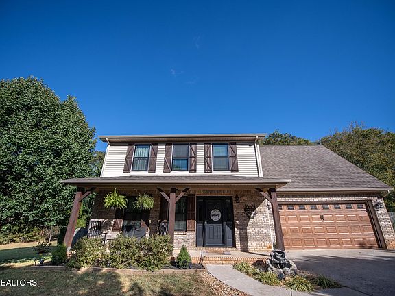 2nd image of 310 Rolling Ridge Ln N