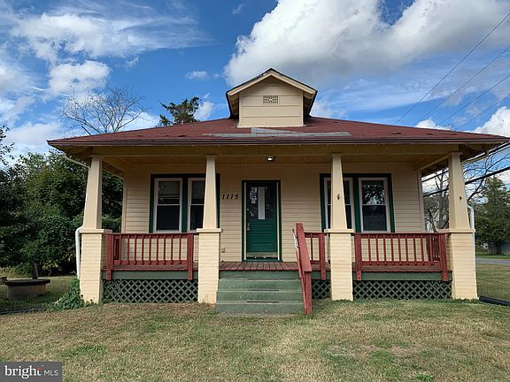 2nd image of 1115 Potomac Ave